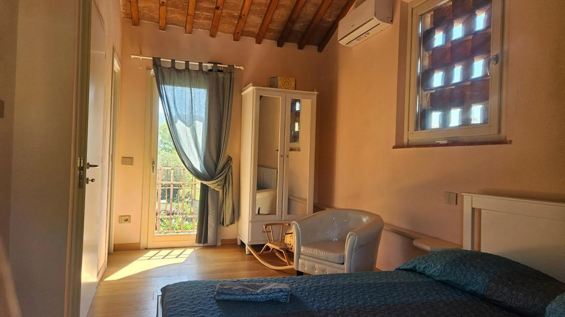La Bottega Del Maniscalco Villa Filettole 0*,  Italy